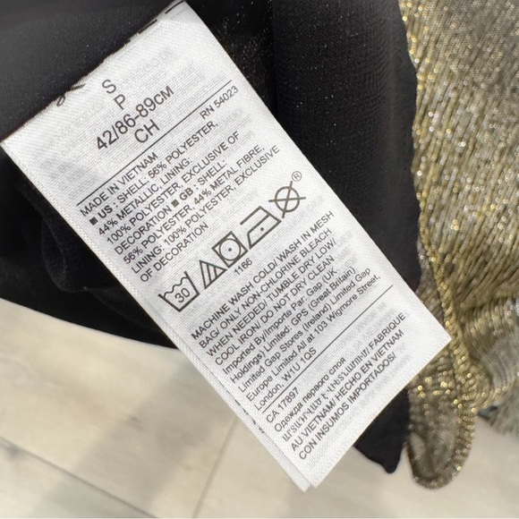 Banana republic gold metallic long sleeve top ❤️ - Picture 6 of 6